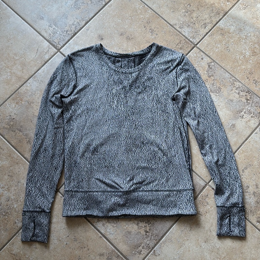 Lululemon long sleeve workout shirt